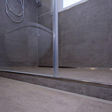 Aus einem Badezimmer wird ein Duschbad im Münchner Osten