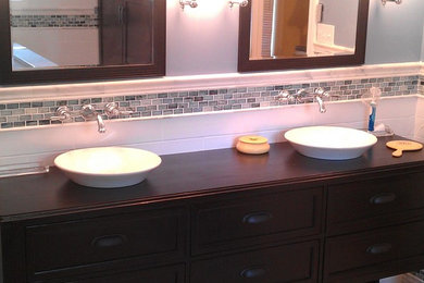 Bathroom - traditional bathroom idea in St Louis