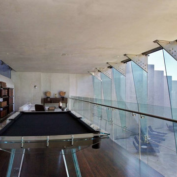 RAZOR HOUSE