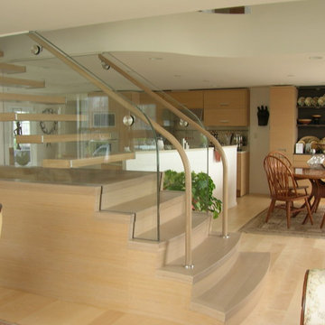 Floating staircase