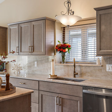 Showplace Edgewater SP Kitchen in Maple Sparrow