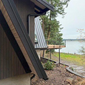 Lovejoy Point Cabin