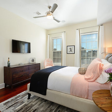 Picture perfect 2 bedroom, 2 bath penthouse on Willow