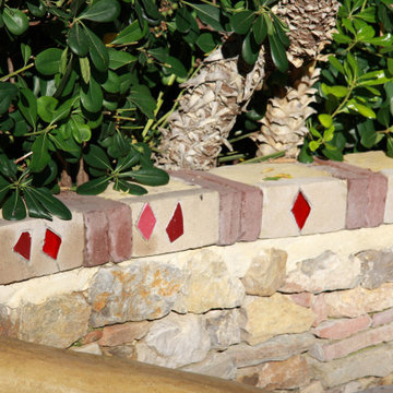 Pittosporum et frise à losanges rouges