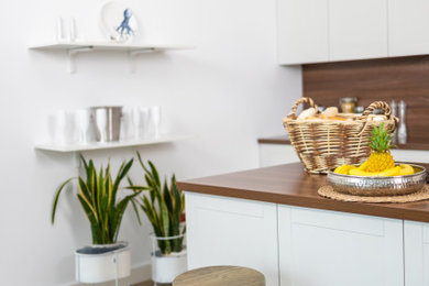 Kitchen photo in Sacramento