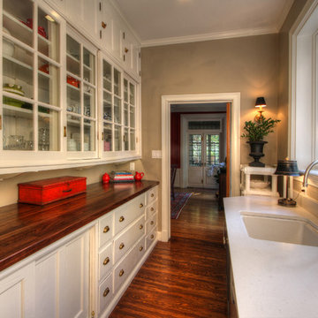 Open Kitchen & Butler's Pantry