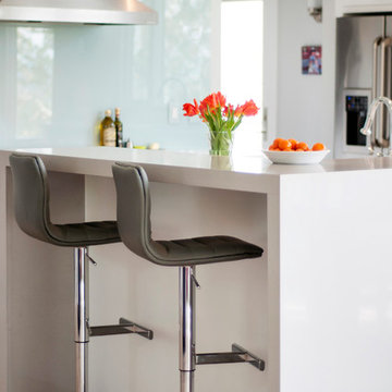 Reflective Green Teal Backsplash