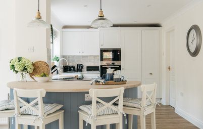 Kitchen Tour: A Bright Family Space With a Genius Peninsula Unit