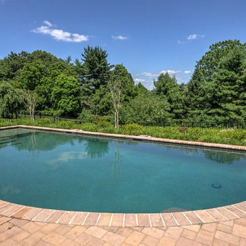 Curved Pool