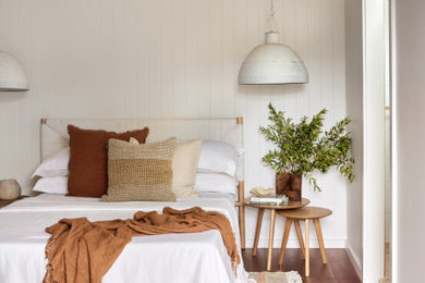 Inspiration for a modern bedroom in Sydney.