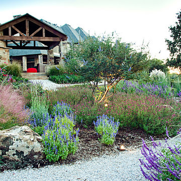 Lakeside Garden - Custom Landscaping