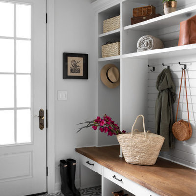 Entryway - transitional entryway idea in Milwaukee