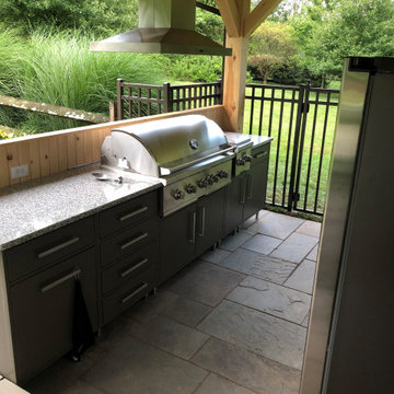 OUTDOOR KITCHEN