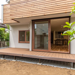 東京都下の北欧スタイルのおしゃれなデッキの写真