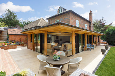 Photo of a modern house exterior.