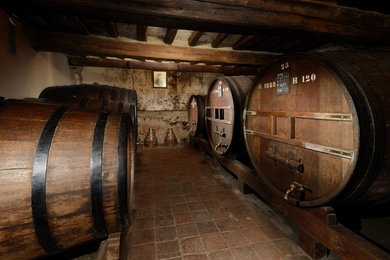 Idées déco pour une cave à vin craftsman.
