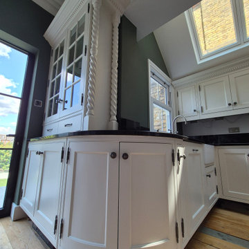 Kitchen spray painting in Putney SW15 by www.midecor.co.uk