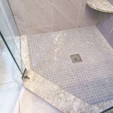 Elegant Master Bathroom (B-86)