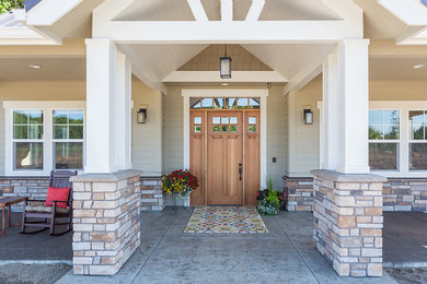 Arts and crafts porch idea in Portland