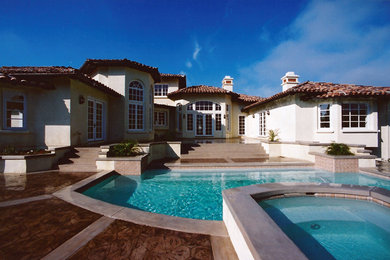 Example of a tuscan pool design in San Diego