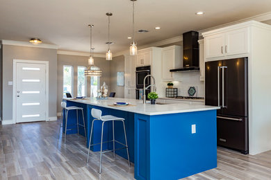Kitchen - modern kitchen idea in Austin