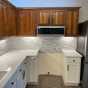 KITCHEN BACKSPLASH - Grey / White / Beige Picket Tile