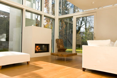 This is an example of a contemporary family room in Munich.