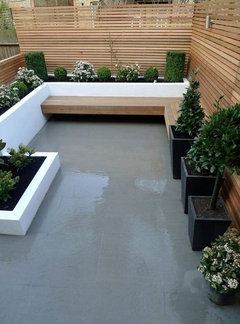 Ideas for a small concrete garden | Houzz UK