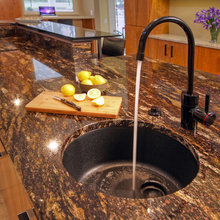 Kitchen/Bath
