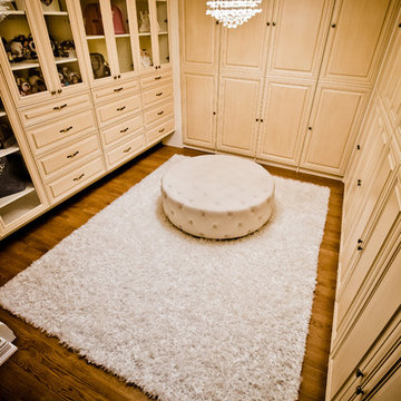 Chocolate Hand Rubbed/Glazed Antique White Walk In