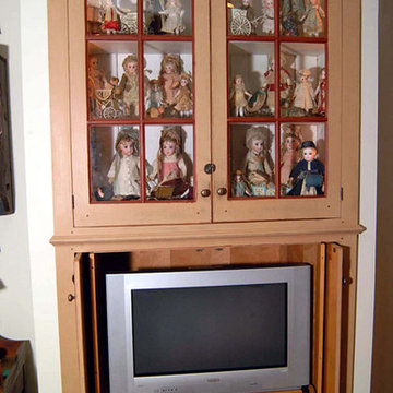 10. ENTERTAINMENT CENTERS