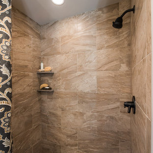 Bäder mit Lamellenschränken und Kiesel-Bodenfliesen Ideen, Design