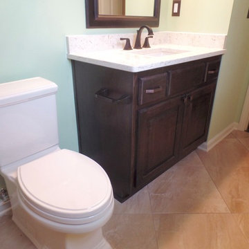 Shady Elm Hall Bathroom