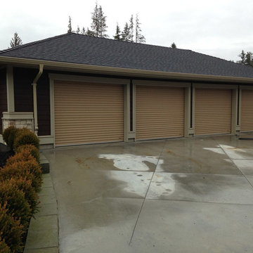 Residential roll up garage doors