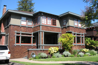 Inspiration for a contemporary exterior home remodel in San Francisco