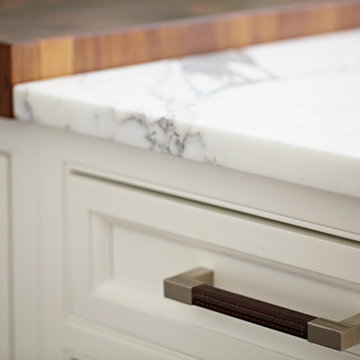DEANE - Hint of Walnut