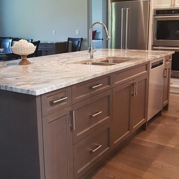 Custom Cabinets & Countertops