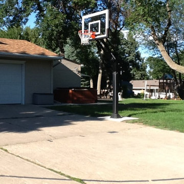 Ryan Z's Pro Dunk Silver Basketball System on a 36x32 in Sioux Center, IA