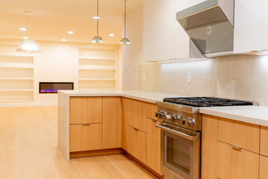 Minimalist kitchen photo in San Francisco