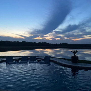 Vanishing edge Pool