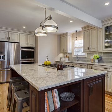 Bright Spacious Kitchen