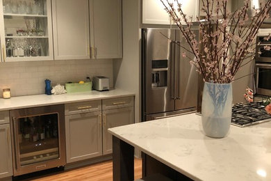 Example of a transitional kitchen design in Charlotte