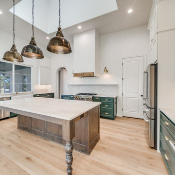 Spanish: 3,430 ft², 4 BR/3.5 BA/1 ST