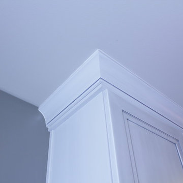 Ultracraft Kitchen - Sarasota in Lunar Gray w/ Nickel Glaze
