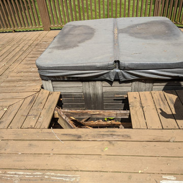 Deck with Jacuzzi