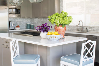 Inspiration for a transitional kitchen remodel in Los Angeles