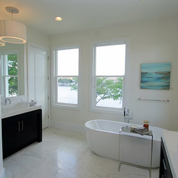 Freestanding tub