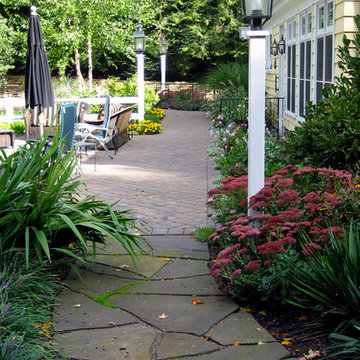 A Traditional American Country Garden