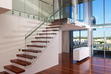 Design ideas for a tropical staircase in Paris.
