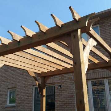 Custom Wood Pergola with Decorative Rafters | Toronto
